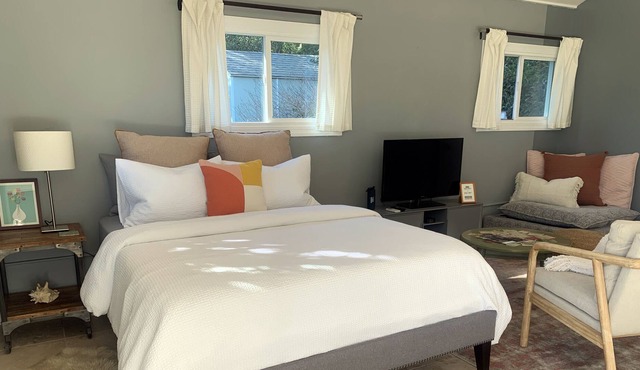 Cute Casita on Main: Napa Studio