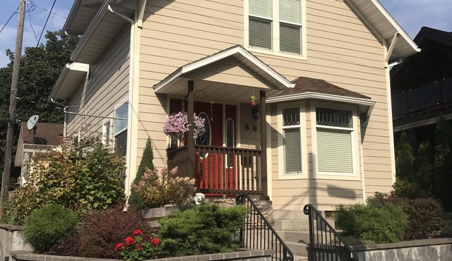 Cute Downtown Home!