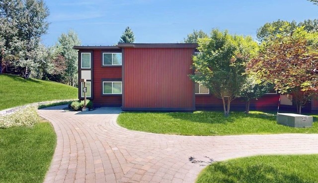 Cute Studio with Lots of Space, WiFi, Close to Skiing