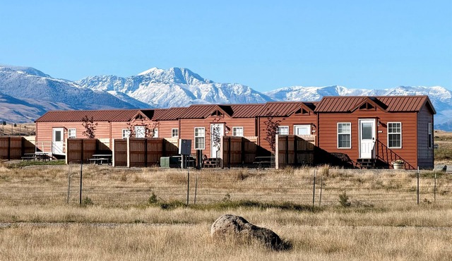 Damselfly Cabin (Cabin #5)