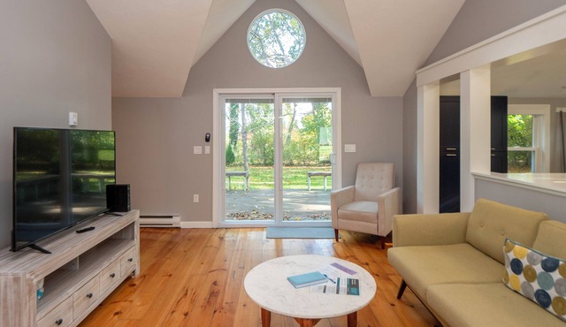 Delightful, Charming, Oversized 2 bedroom 2 bath Cottage!