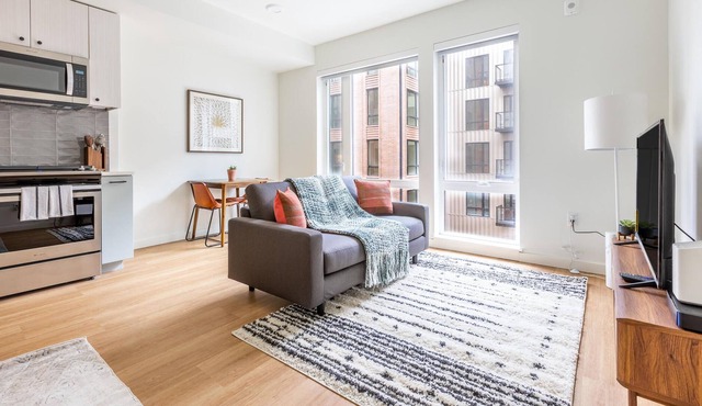 Delightful Studio Apartment in Portland + Pets OK