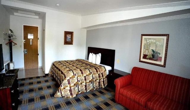 DELUXE ROOM, KING BED