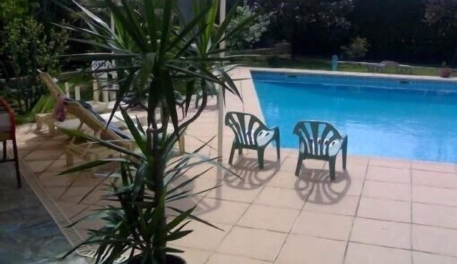 Detached house with pool 900m from the sea
