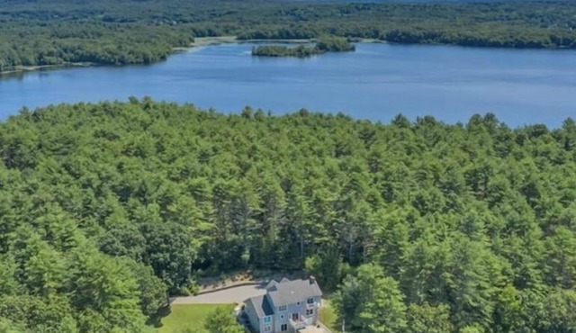 Direct Waterfront lakehouse apt w pool,kayaks,dock.By casinos,Mystic
