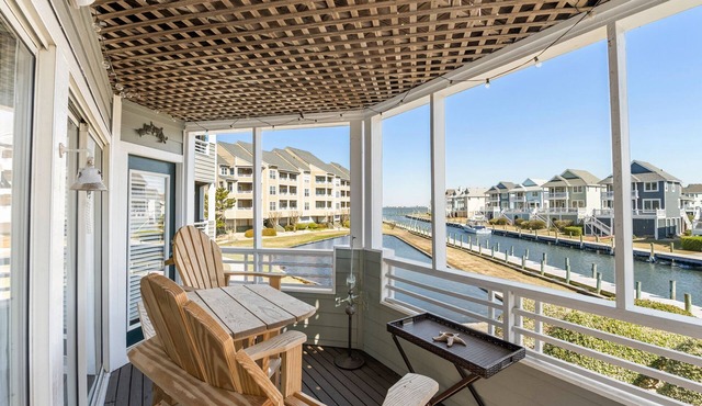 Dock Holiday: Canalfront condo, Water Views, Fisherman's dream with Boat Dock