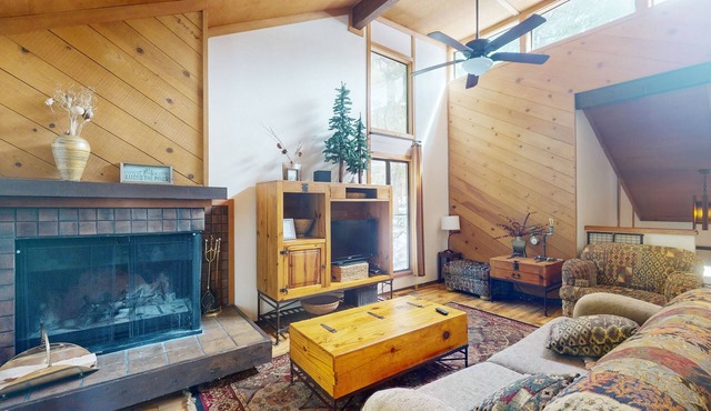 Dog-Friendly Condo with WiFi, Wood-Burning Fireplace, Deck, Pool & Hot Tub