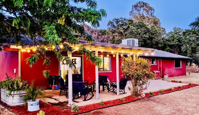 Dog Friendly - Sleeps 12 - Yosemite Elements