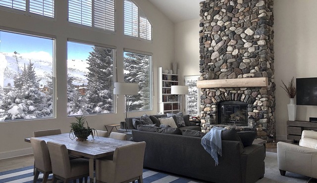 Dog Friendly, Stunning Sun Valley Home, Mountain Views