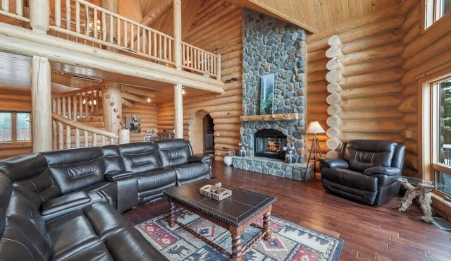 Dog Friendly Waterfront Log Home w/Private Dock