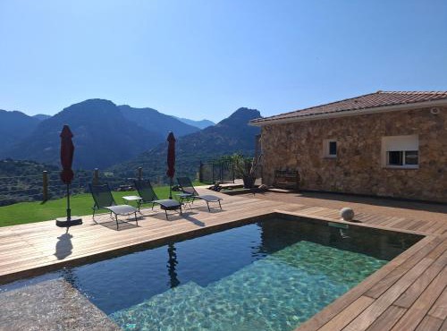 Domaine Le Chemin des Oliviers Maison 3 chambres 8 personnes piscine chauffée 15 avril 15 octobre