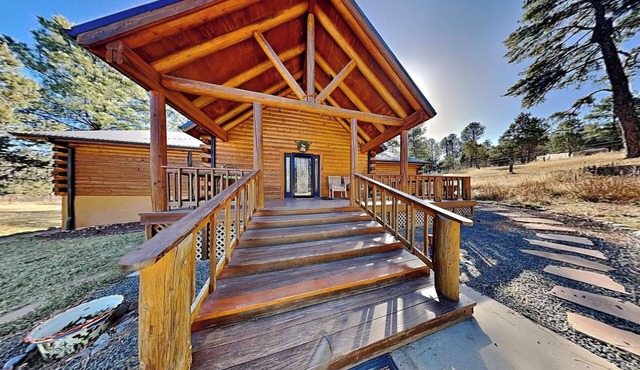 Double Eagle Manor | Main & Guest Houses with Hot Tub!