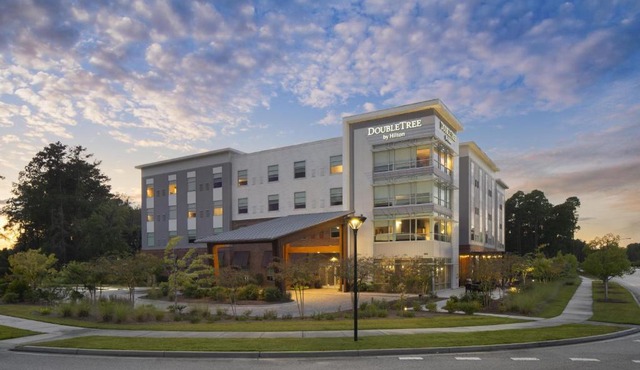 DoubleTree by Hilton Summerville Nexton
