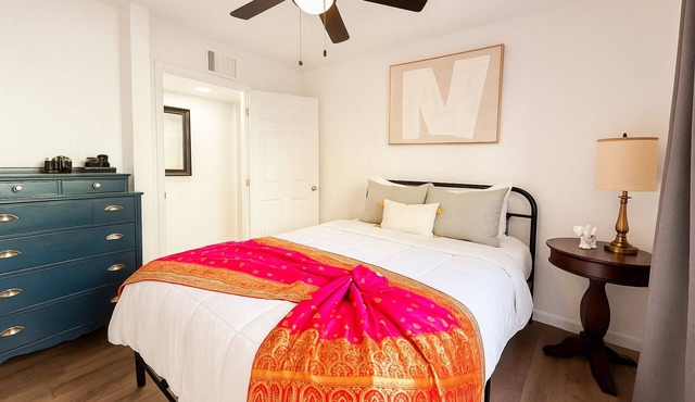 Downtown Loft, Wi-Fi, Pet Friendly, Walk to Cafes, Remote Work Ready, Laundry