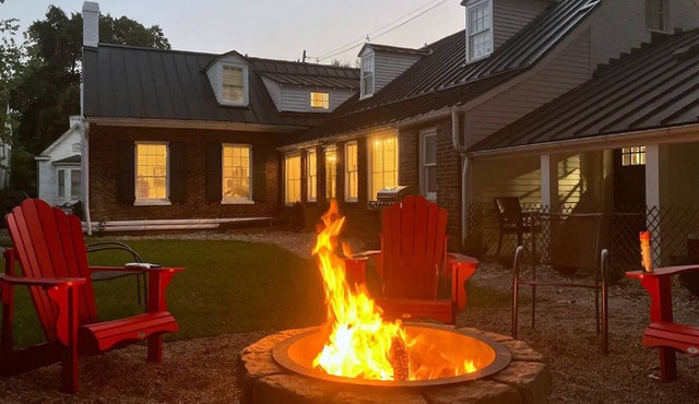 Downtown, Luxury Rock‘n Roll/Bourbon vibe, Historic Home, indoor sauna, 3 kings
