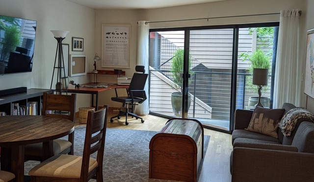 Downtown Portland condo with nearby parking spot