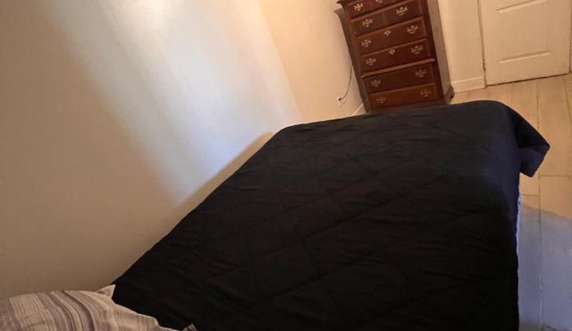 Downtown Secluded Room 2