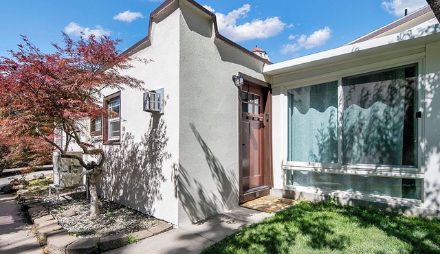 Earthy Pearl - 1 Bedroom Suite @ the Boise Depot