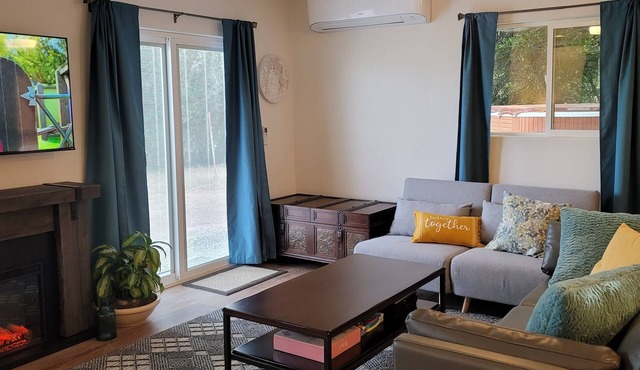 Eastwood Escape Cottage Hot Tub