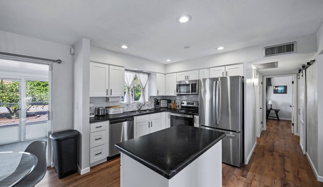 Easy Days Getaway - 55+ Community with Country Club Access