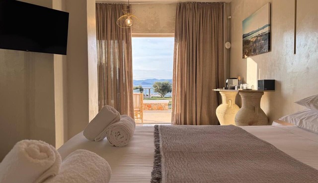 Eight Dimensions Capari Suites Elafonisos