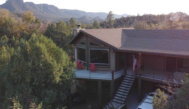 'Elkwood Lodge' Cabin w/Hot Tub in Star Valley!