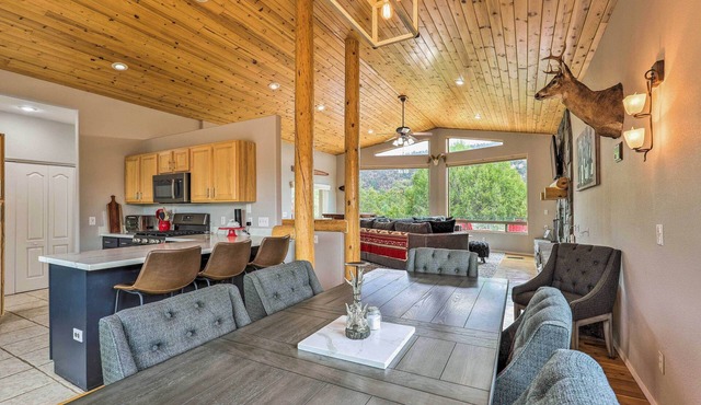 'elkwood Lodge' Cabin w/Hot Tub in Star Valley!