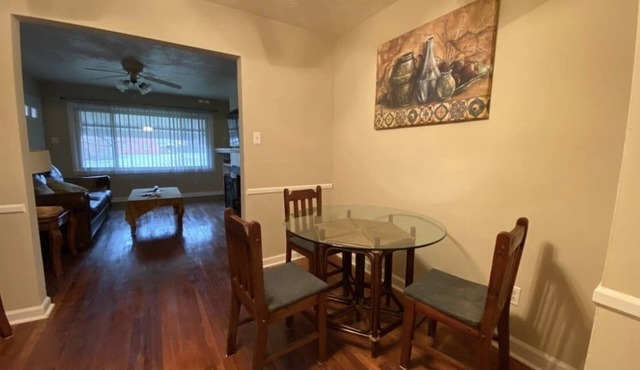 'Emmett' - 2 Bedrooms Just Off I-75!