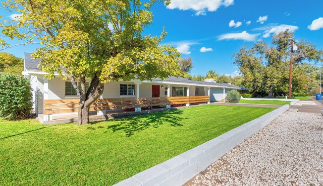 Encanto - 1 Mile to ASU and Downtown, Hot Tub, Dogs Welcome, Family Friendly