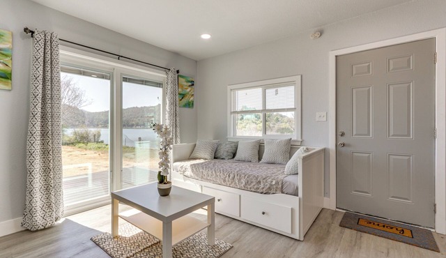 End Unit w/Clear Lake Access in NorCal!