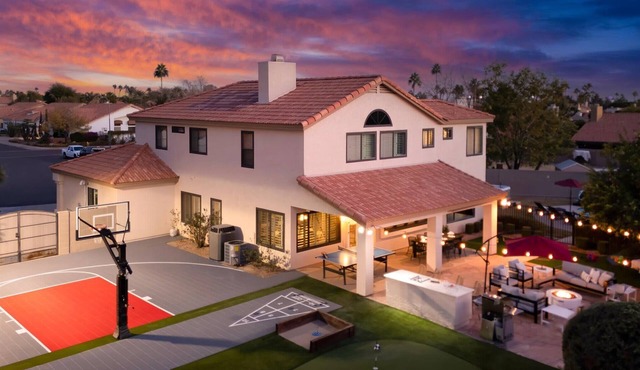 Epic Family Getaway | Sport Court | Heated Pool