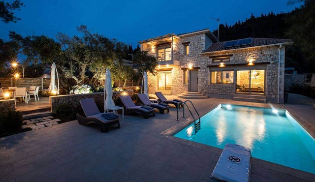 Eratito - Three Bedroom Villa, Sleeps 6