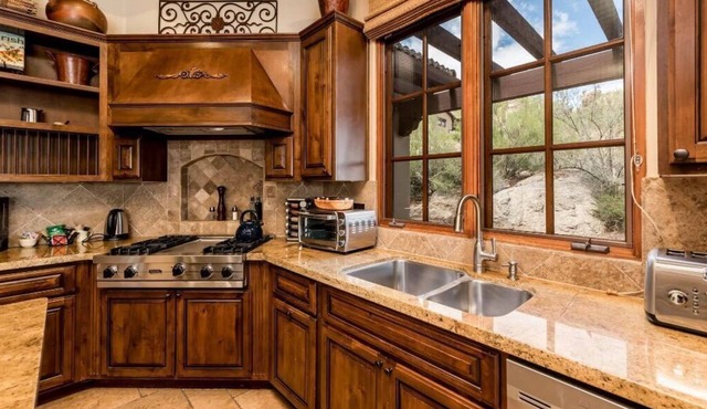 Exclusive Luxury Resort Desert Villa - Private Heated Pool - Full Service!