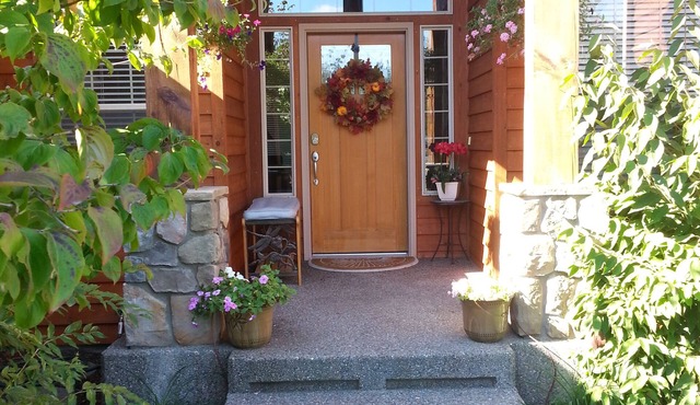 Executive Home in Hayden Lake Country Club Estates Discounts for 7+ & 28+ nights