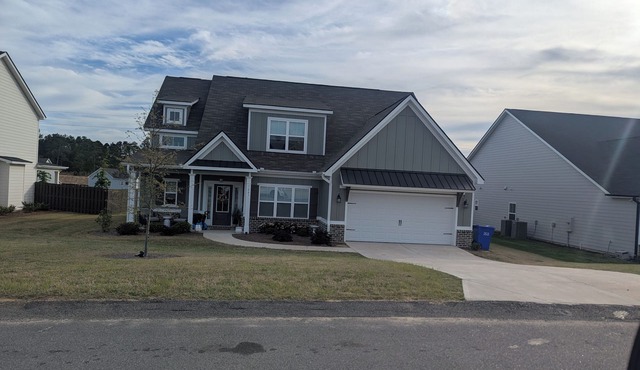 Executive style Masters rental! Large 5 bed 3.5 bath. sleeps 12