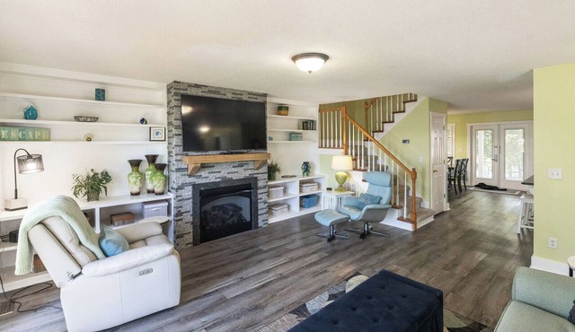 Executive Three Bedroom Yacht Condo