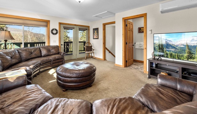 Experience Montana Cabins - 9 homes on 15 acres