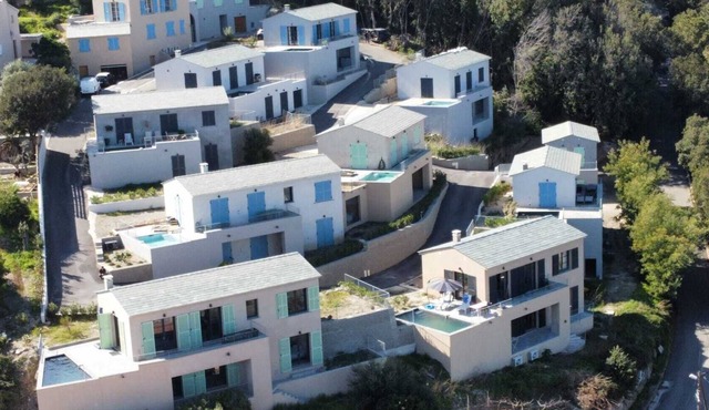 Experience Villa HUGO: Brand new, accommodates 8 people, with a heated pool.
