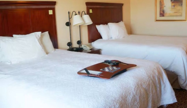Explore the Grand Canyon: Kingman Suite Close to Downtown