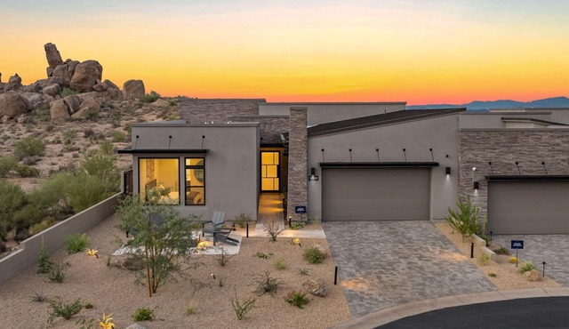 Exquisite Luxury 3BR/3.5BA house in Coveted Sereno Canyon in North Scottsdale