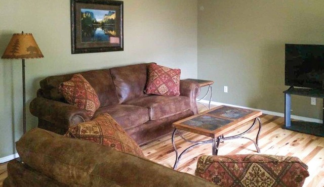 Extended-Stay 'Geyser Home' Near Yellowstone NP