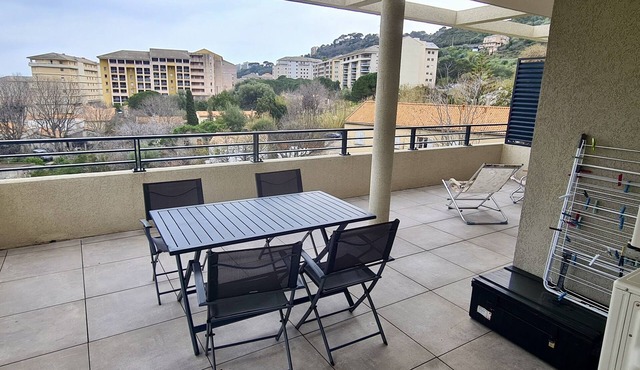 Family apartment on the heights of Bastia
