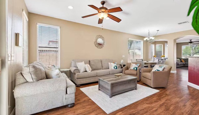 Family‑Friendly 4‑Bed Home in Phoenix- Patio, & Fast Wi‑Fi