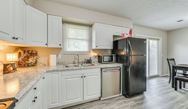 Family-Friendly Home w/Big Yard In Elizabethtown!