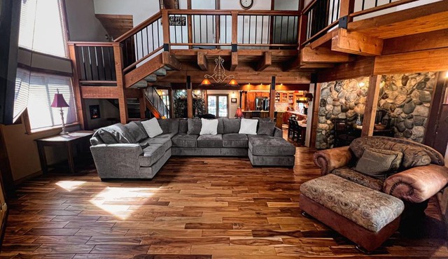 Family Haven in Graeagle CA w/King Bed Suite