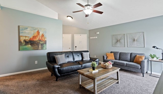 Family or Team Stay/5 Min. to Grand Park/Gas Grill