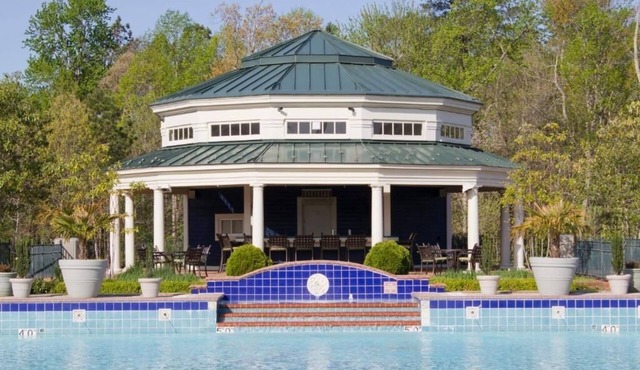 Family Retreat: 2 Spacious Units with Balcony + Pool Access & Sports Facilities
