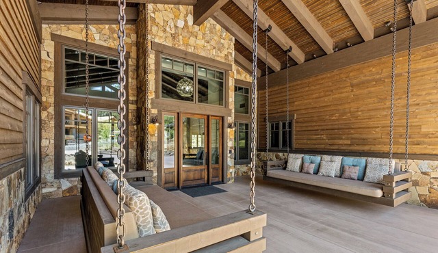 Famous Pine Canyon Golf Course Access! Luxury Mountain Retreat