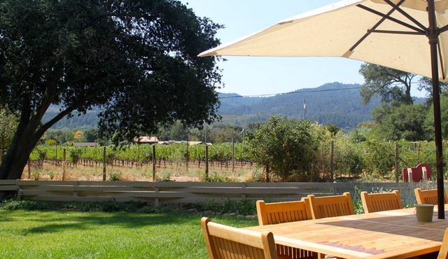 Farmhouse in the Heart of Napa Valley. Pool and Hot Tub