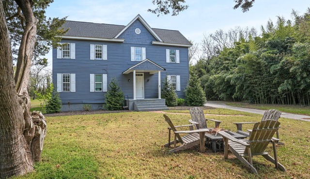 Farmhouse Sunrise | Upper-level renovated home - a boater